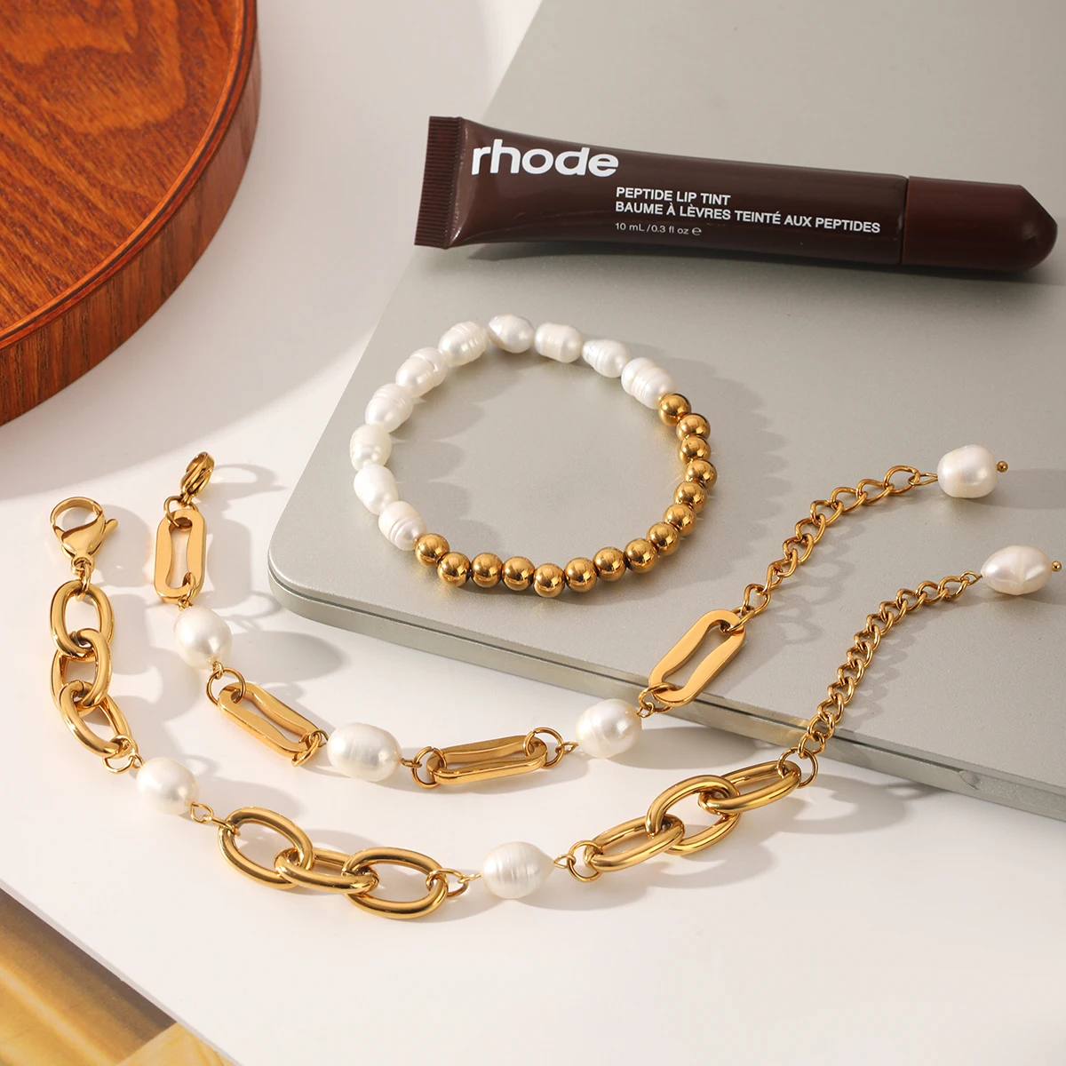 18K Gold Plated Baroque Pearl Chain Bracelet Set For Women Bracelets Hypoallergenic 316L Stainless Steel Waterproof Jewelry Gift
18K Gold Plated Baroque Pearl Chain Bracelet Set For Women Bracelets Hypoallergenic 316L Stainless Steel Waterproof Jewelry Gift