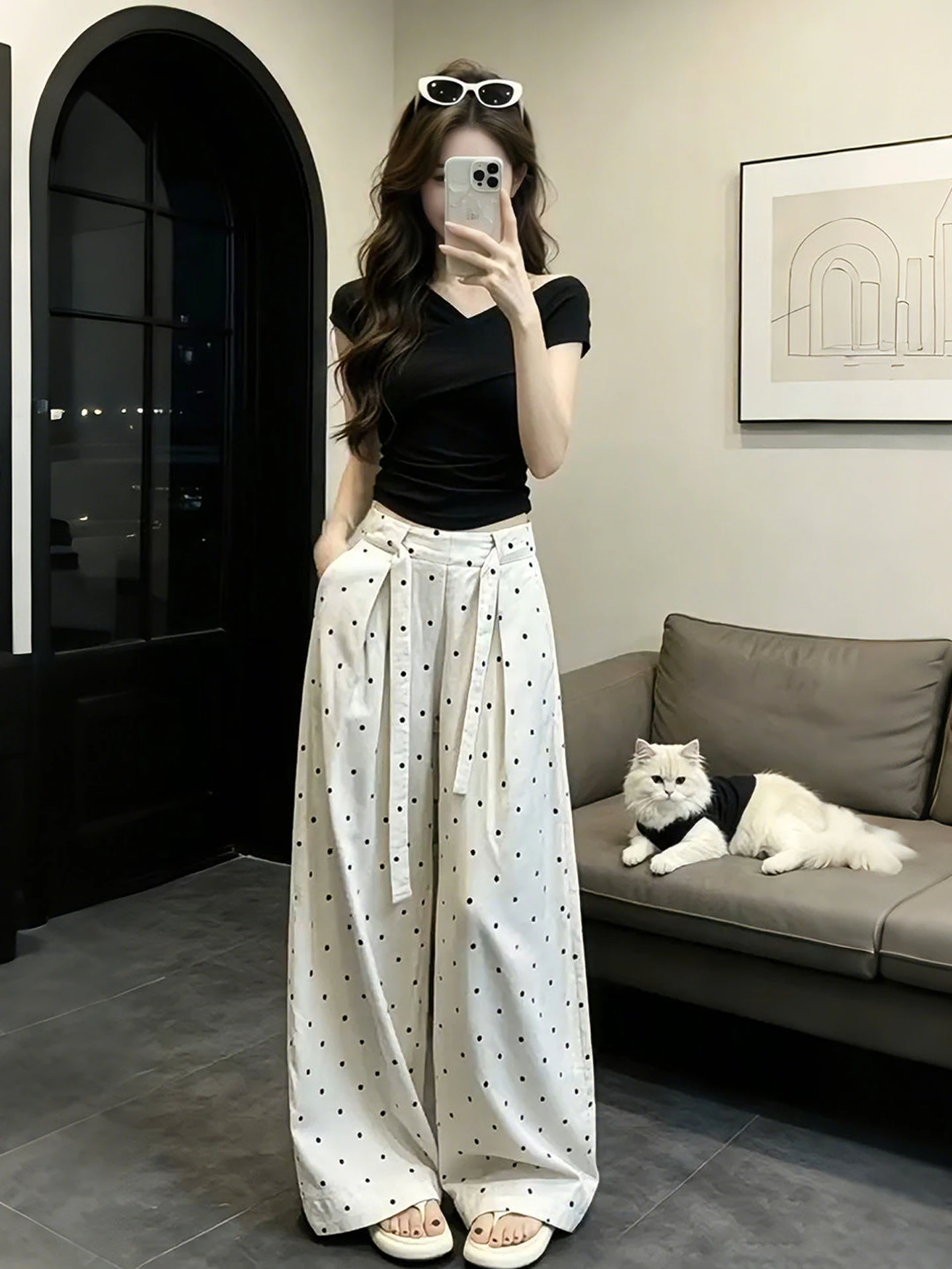 Summer plus Size Women's Black Short Sleeve T-shirt And Polka Dot Wide Leg Pants Fashion Set Casual Style V-neck Polyester Fa...
Summer plus Size Women's Black Short Sleeve T-shirt And Polka Dot Wide Leg Pants Fashion Set Casual Style V-neck Polyester Fa...