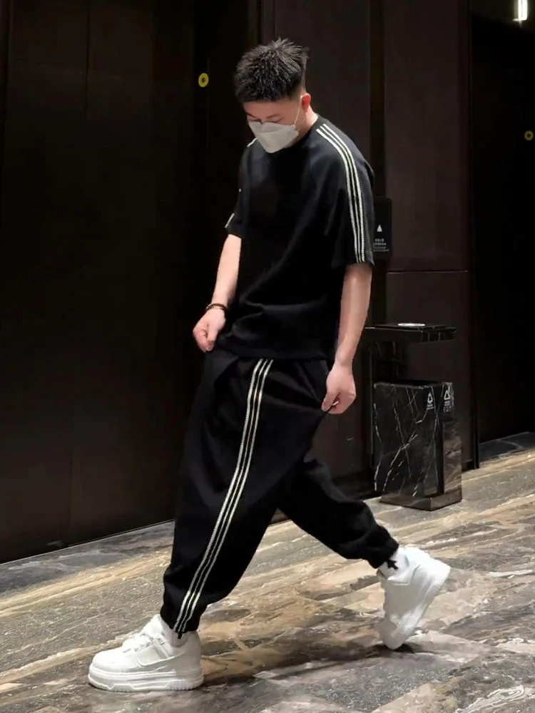 Summer Fashion Striped Patchwork Sport Harlan Set Men's Casual Loose Pants round Neck Short Sleeve Leisure Set
Summer Fashion Striped Patchwork Sport Harlan Set Men's Casual Loose Pants round Neck Short Sleeve Leisure Set