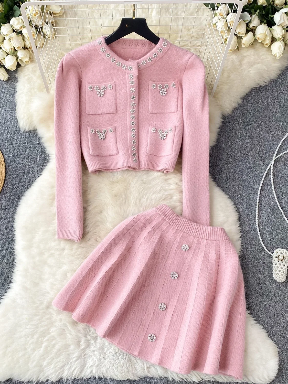 Knitted ort Set for Women Faionable Vintage Sle f-length Skirt And Cardigan Two-piece Suit Autumn Collection
Knitted ort Set for Women Faionable Vintage Sle f-length Skirt And Cardigan Two-piece Suit Autumn Collection