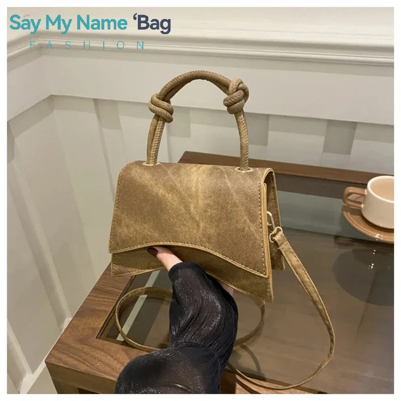 Women's Fashionable Solid Color Small Square Bag Simple Casual Shoulder Bag Fashionable And Simple Crossbody Bag
Women's Fashionable Solid Color Small Square Bag Simple Casual Shoulder Bag Fashionable And Simple Crossbody Bag