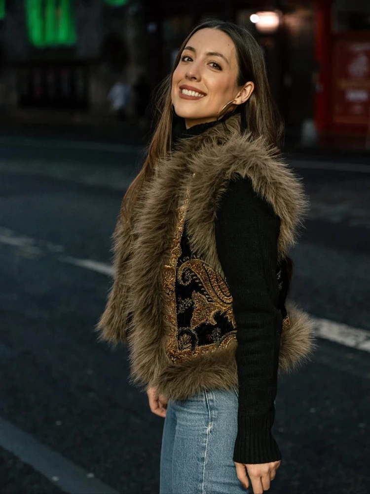 Ретро топ с v-образным вырезом на шнуровке, тонкая юбка, комплект женской 2022, элегантные рубашки с завышенной талией, длинные юбки с высокой талией, женские шикарные вечерние комплекты
Ретро топ с v-образным вырезом на шнуровке, тонкая юбка, комплект женской 2022, элегантные рубашки с завышенной талией, длинные юбки с высокой талией, женские шикарные вечерние комплекты