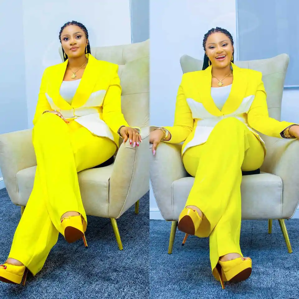 Sexy Peaked Women Suits 2 Pieces Set Fashion Deep V Neck Patchwork Jacket Customized Wide Legs Pants Plus Size Party Prom Dress
Sexy Peaked Women Suits 2 Pieces Set Fashion Deep V Neck Patchwork Jacket Customized Wide Legs Pants Plus Size Party Prom Dress