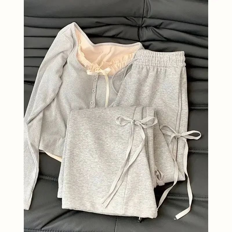 Grey Casual Top Korean Spring Wear 2024 New Bow Design Female Fashionable Top Quality Material Student School Uniform Workwear
Grey Casual Top Korean Spring Wear 2024 New Bow Design Female Fashionable Top Quality Material Student School Uniform Workwear