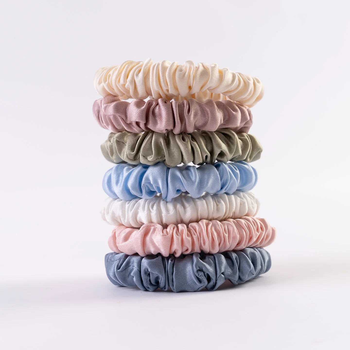 22 Momme 100% Mulberry Silk Scrunchie 1.2cm Soft Elastic Hair Band for Women Girls
22 Momme 100% Mulberry Silk Scrunchie 1.2cm Soft Elastic Hair Band for Women Girls
