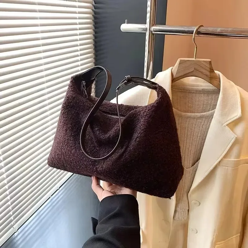 Simple Solid Color Casual Crossbody Bags Large Capacity Commute Autumn and Winter 2025 New Versatile Women's Shoulder Bags
Simple Solid Color Casual Crossbody Bags Large Capacity Commute Autumn and Winter 2025 New Versatile Women's Shoulder Bags