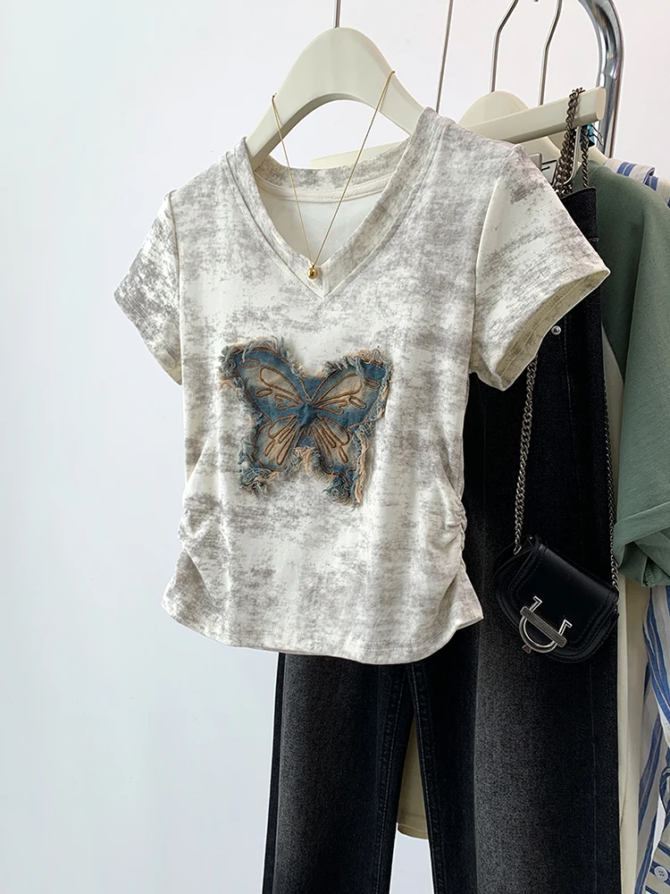 Korean Style Fashion Butterfly Short Sleeved V-neck T-shirt Female Summer Vintage Versatile Pleated Tops Chic Design Casual Tops
Korean Style Fashion Butterfly Short Sleeved V-neck T-shirt Female Summer Vintage Versatile Pleated Tops Chic Design Casual Tops
