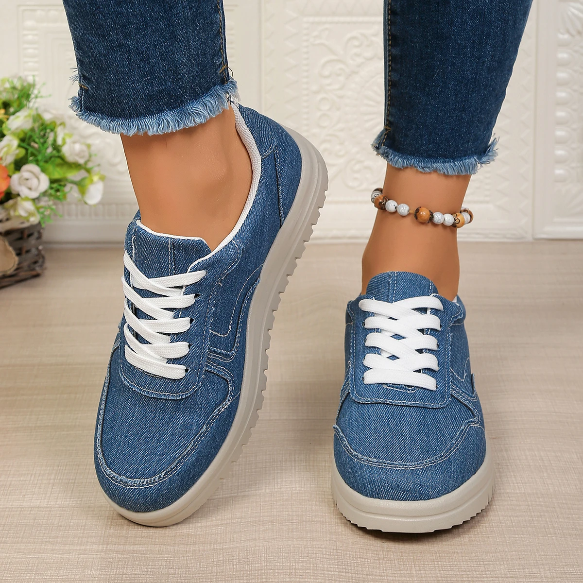 Удобные джинсовые швейные кроссовки для женщин, осенняя повседневная однотонная женская спортивная обувь на шнуровке, легкая женская прогулочная обувь
Удобные джинсовые швейные кроссовки для женщин, осенняя повседневная однотонная женская спортивная обувь на шнуровке, легкая женская прогулочная обувь