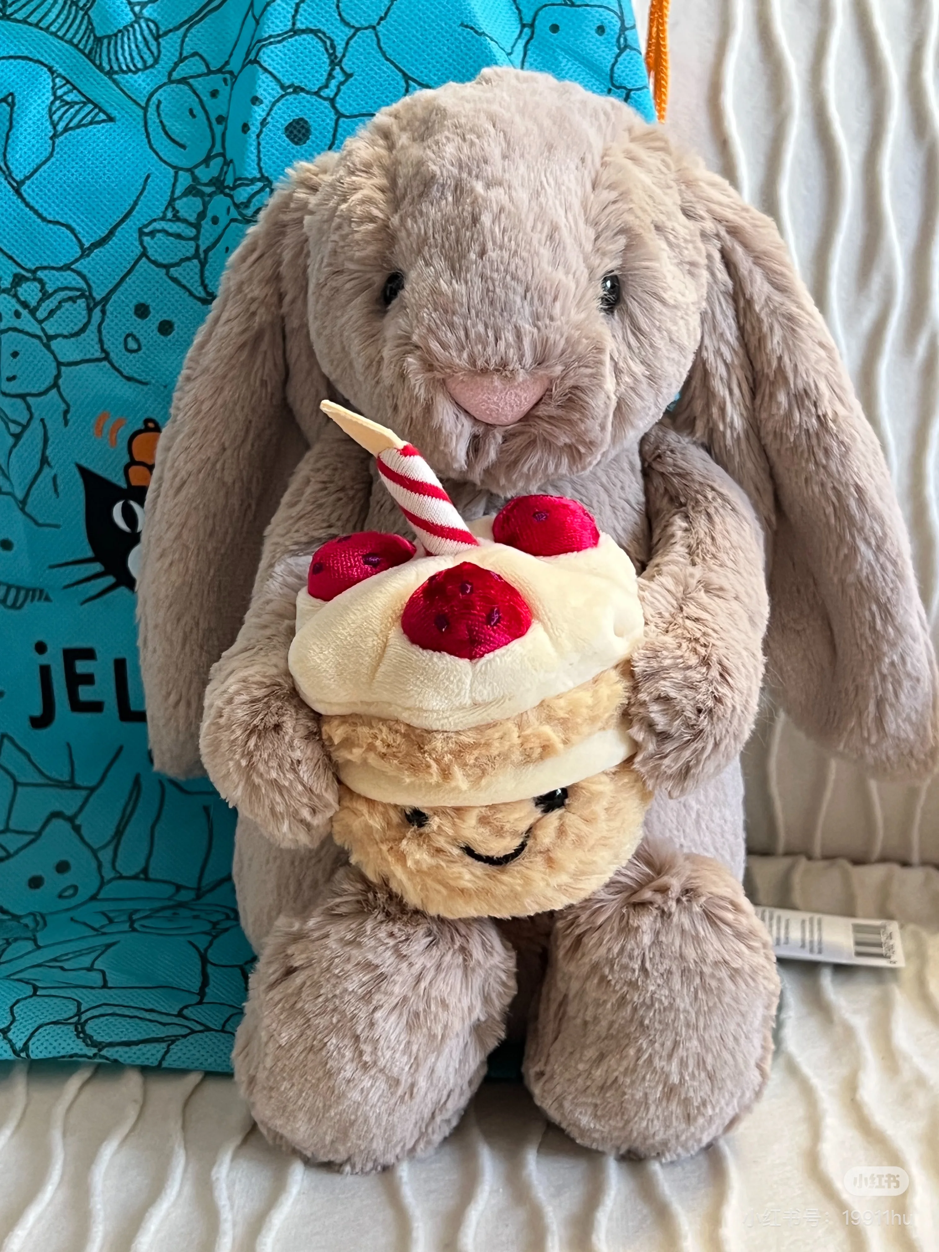 JC Hot Bag Cute Plush Toy label cute girl bag charm plush toy keychain Kawaii plush toy perfect as a birthday Limited New Gift
JC Hot Bag Cute Plush Toy label cute girl bag charm plush toy keychain Kawaii plush toy perfect as a birthday Limited New Gift