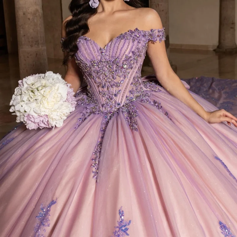 Shiny Lavender Quinceanera Dresses Off the Shoulder Glitter Crystal Decal Long tail Bow Vestido De 15 Quinceanera Customize
Shiny Lavender Quinceanera Dresses Off the Shoulder Glitter Crystal Decal Long tail Bow Vestido De 15 Quinceanera Customize
