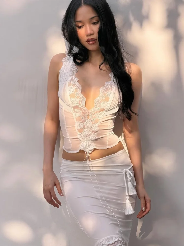V-neck Lace Patchwork Lace Up Vest Set Slim Sleeveless Crop Tops Wrap Buttocks Skirts Suit Lady New Sexy Party Vacation Outfits
V-neck Lace Patchwork Lace Up Vest Set Slim Sleeveless Crop Tops Wrap Buttocks Skirts Suit Lady New Sexy Party Vacation Outfits
