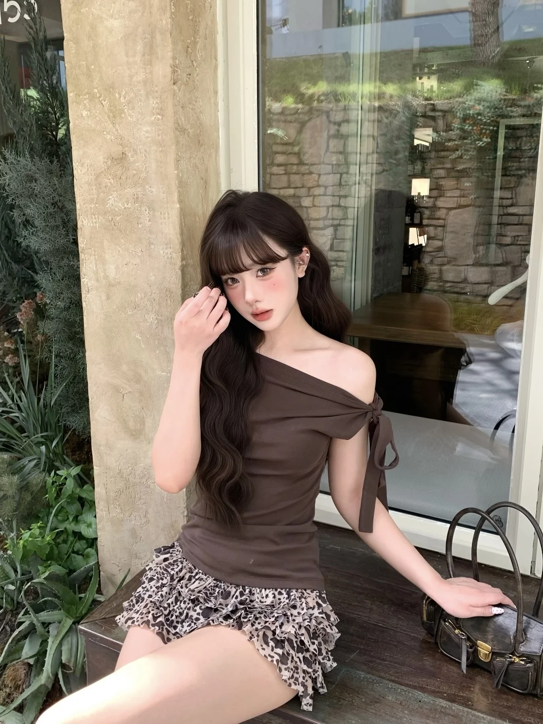 Fashionable Shoulder Bared Tied Short Sleeve Women's Set High Waist Slimming Versatile Skirt Two Piece Summer Outfit
Fashionable Shoulder Bared Tied Short Sleeve Women's Set High Waist Slimming Versatile Skirt Two Piece Summer Outfit