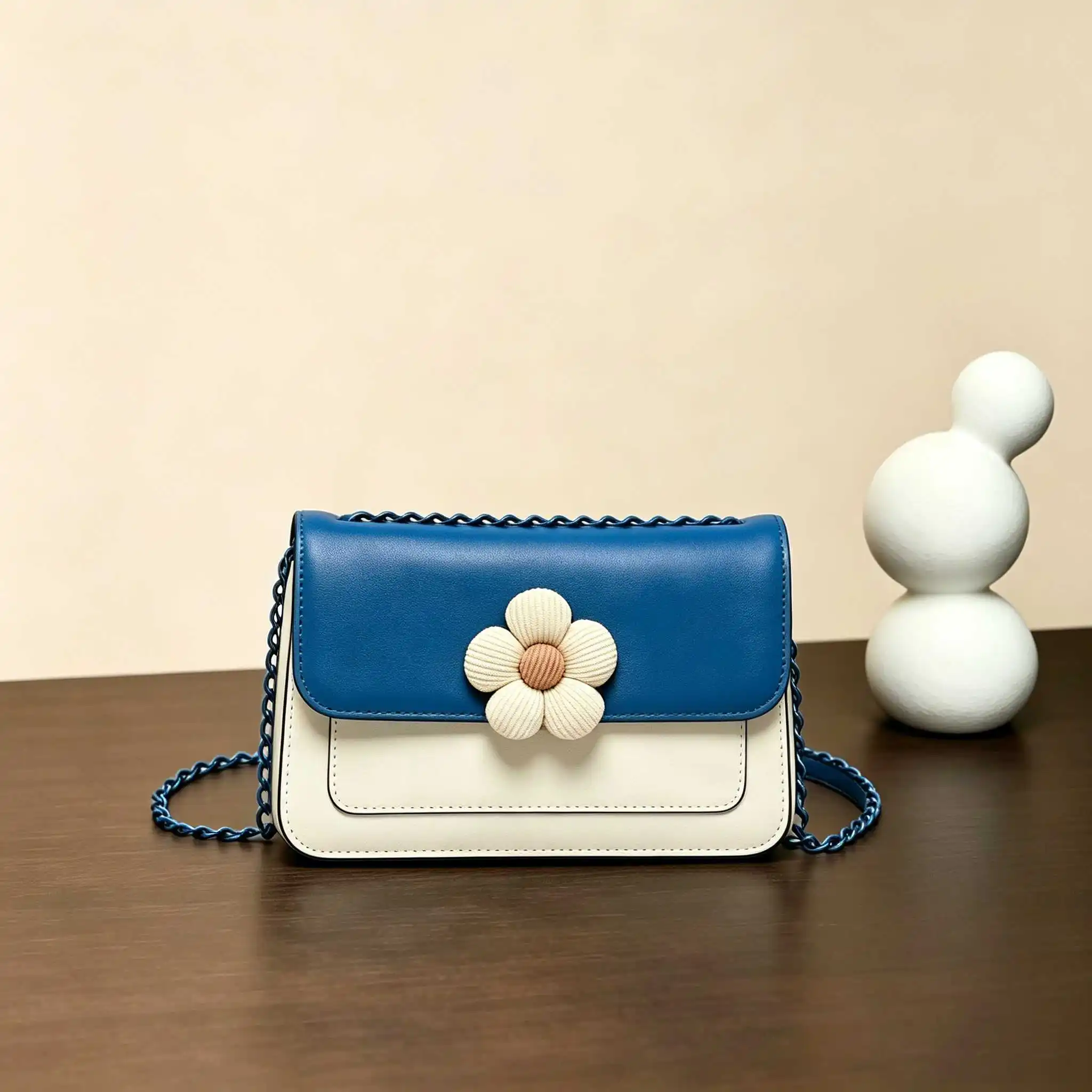 Simple Fashion Genuine Leather Women Crossbody Bag 2026 New Waterproof Lightweight Large Capacity Shoulder Bags
Simple Fashion Genuine Leather Women Crossbody Bag 2026 New Waterproof Lightweight Large Capacity Shoulder Bags