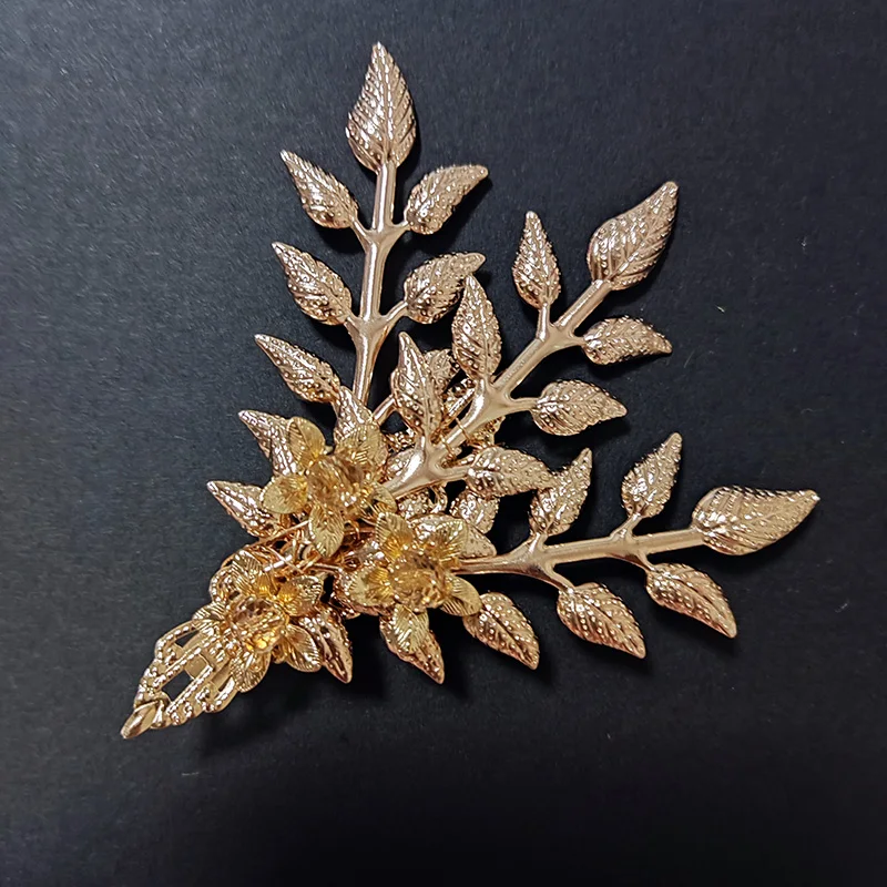 Women Hairpin Spring Clip Fashion Metal Leaf Shape Hair Clip Gold Color Barrettes Hair Styling Tool Hair Combs Girls Jewelry
Women Hairpin Spring Clip Fashion Metal Leaf Shape Hair Clip Gold Color Barrettes Hair Styling Tool Hair Combs Girls Jewelry