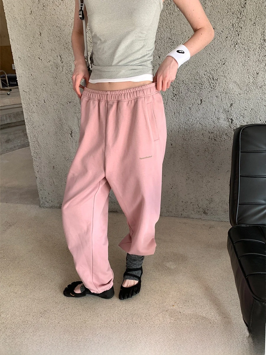 Loose Casual Yoga Pants Women's Elastic Waist Sweatpants Running Joggers Square Hole Design Comfortable Breathable Cotton Blend
Loose Casual Yoga Pants Women's Elastic Waist Sweatpants Running Joggers Square Hole Design Comfortable Breathable Cotton Blend