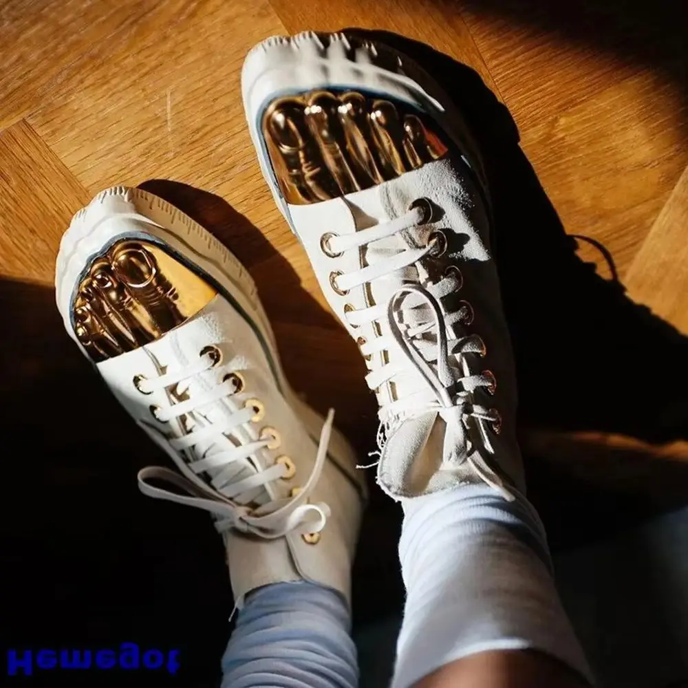 2025 Men's and Women's Golden Five Fingers Shoes Summer Model Party Flat Heels Sneakers Street Catwalk Fashion Gold Canvas Boots
2025 Men's and Women's Golden Five Fingers Shoes Summer Model Party Flat Heels Sneakers Street Catwalk Fashion Gold Canvas Boots