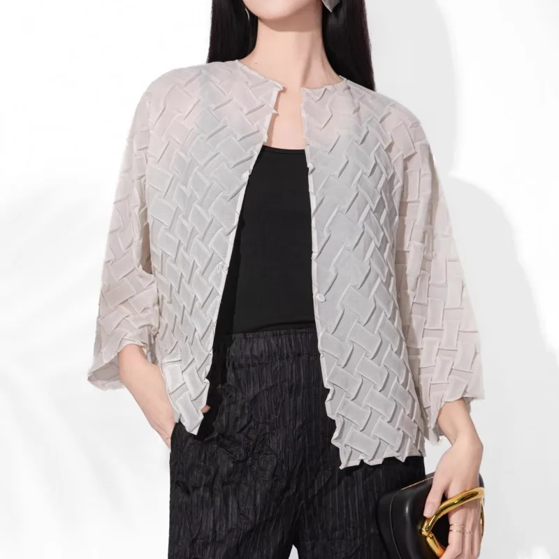 Miyake Pleated Jacket Spring Summer New Solid 2026 Handmade Square Pleats Cardigan Round Neck Top Casual High-end Feel Outerwear
Miyake Pleated Jacket Spring Summer New Solid 2026 Handmade Square Pleats Cardigan Round Neck Top Casual High-end Feel Outerwear