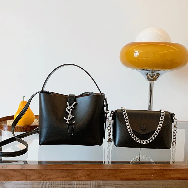  Парижская ретро-веганская кожаная сумка через плечо 2025 года, многофункциональная сумка Day To Night, просторный геометрический кошелек
Парижская ретро-веганская кожаная сумка через плечо 2025 года, многофункциональная сумка Day To Night, просторный геометрический кошелек