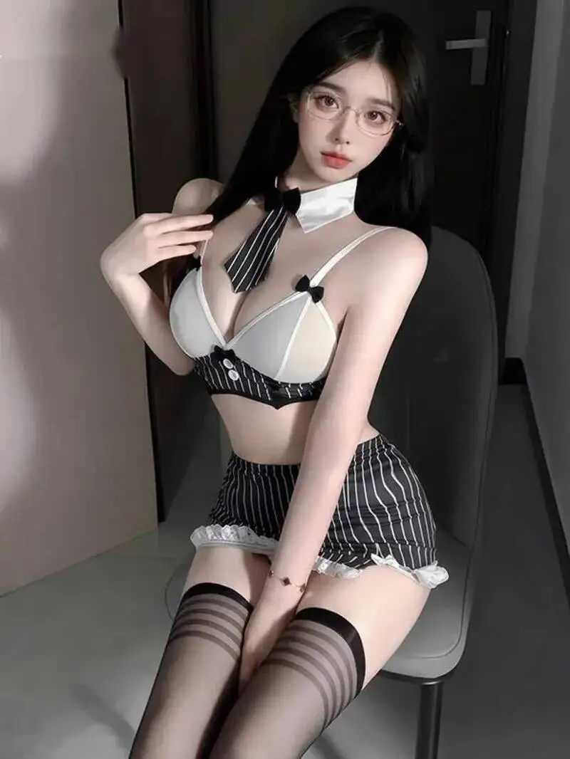 Sexy Three-Point Secretary Uniform Female OL Sexy Bodycon Skirt Cosplay Set Fashion Sweet Women Skirts Set 2025 New TA5C
Sexy Three-Point Secretary Uniform Female OL Sexy Bodycon Skirt Cosplay Set Fashion Sweet Women Skirts Set 2025 New TA5C