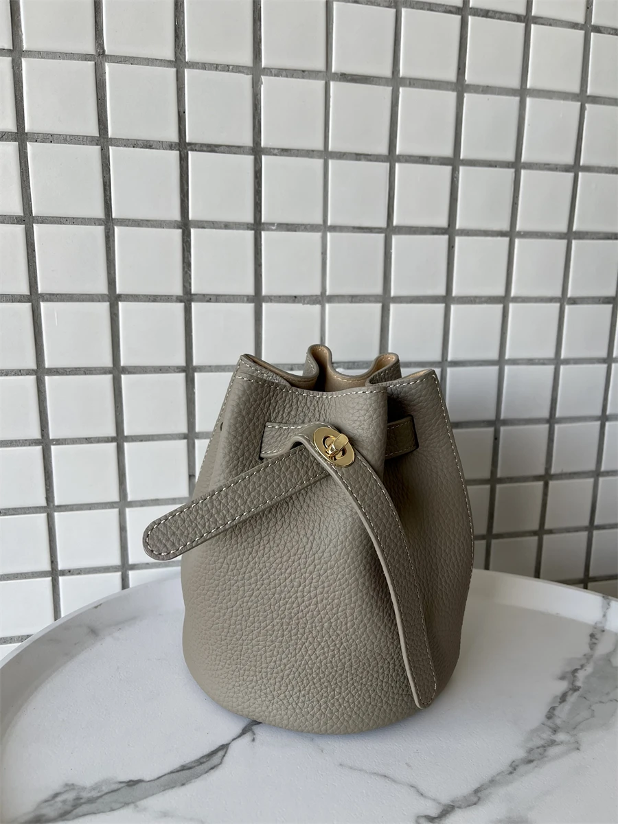 Top Layer Cowhide Leather Faionable Lo Bule Women's Crossbody Buet Bag Casual Single oulder Bag Korean Sle
Top Layer Cowhide Leather Faionable Lo Bule Women's Crossbody Buet Bag Casual Single oulder Bag Korean Sle