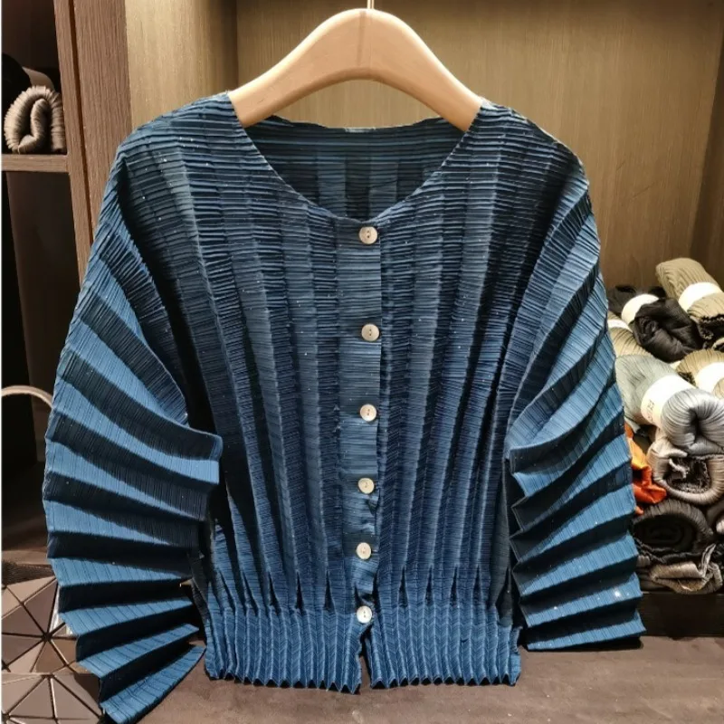 Miyake Short-sleeved Women's T-shirt 2026 Spring New Pleated Thin Jacket Fashion Versatile Solid Color Sequins Tops Wrinkle-Free
Miyake Short-sleeved Women's T-shirt 2026 Spring New Pleated Thin Jacket Fashion Versatile Solid Color Sequins Tops Wrinkle-Free