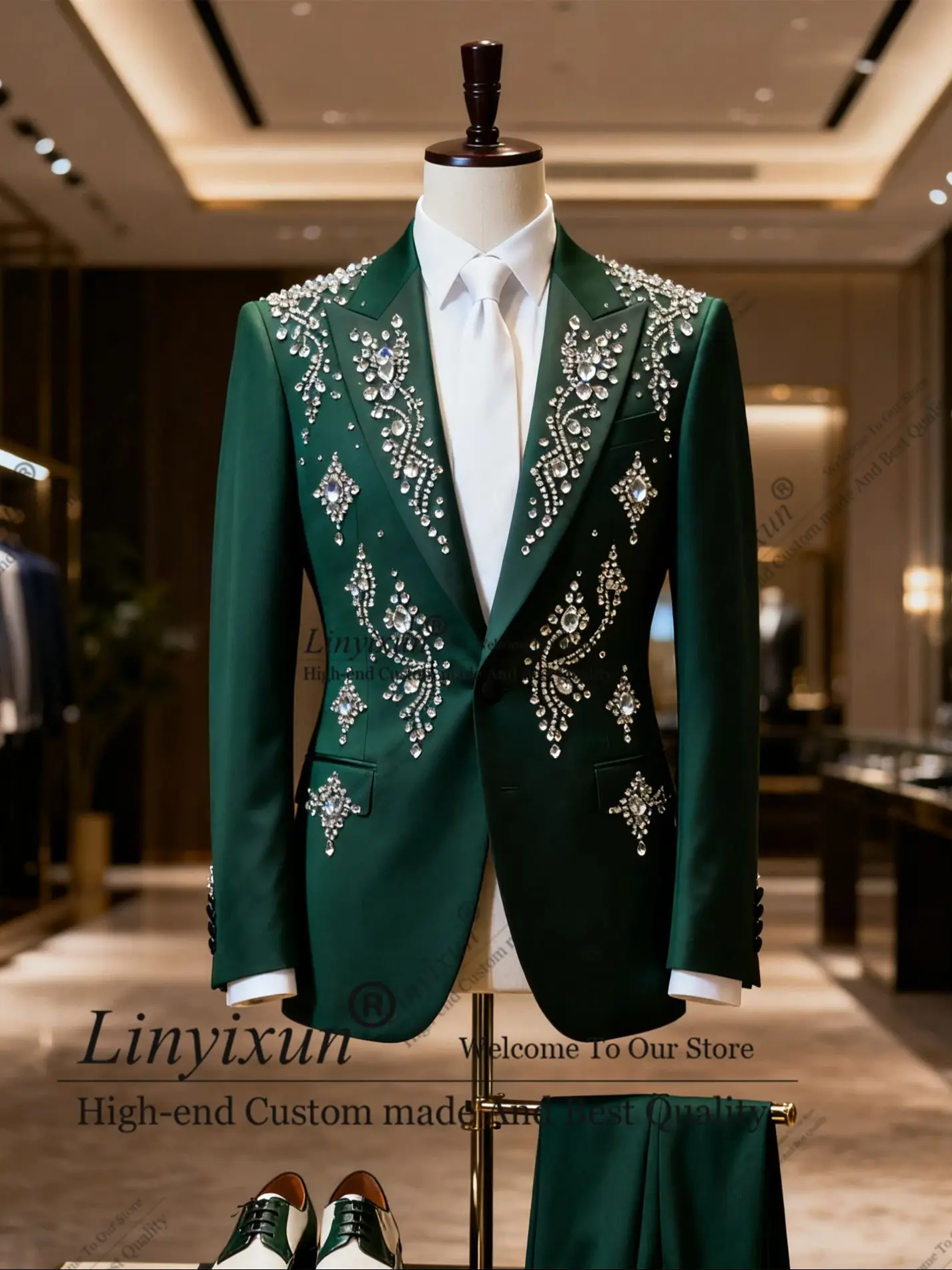 Мужские костюмы с блестящими драгоценными камнями и стразами, комплекты из 2 предметов, мужской пиджак для выпускного вечера, индивидуальный пиджак с остроконечными лацканами, Ropa hombre, облегающие свадебные смокинги для жениха
Мужские костюмы с блестящими драгоценными камнями и стразами, комплекты из 2 предметов, мужской пиджак для выпускного вечера, индивидуальный пиджак с остроконечными лацканами, Ropa hombre, облегающие свадебные смокинги для жениха