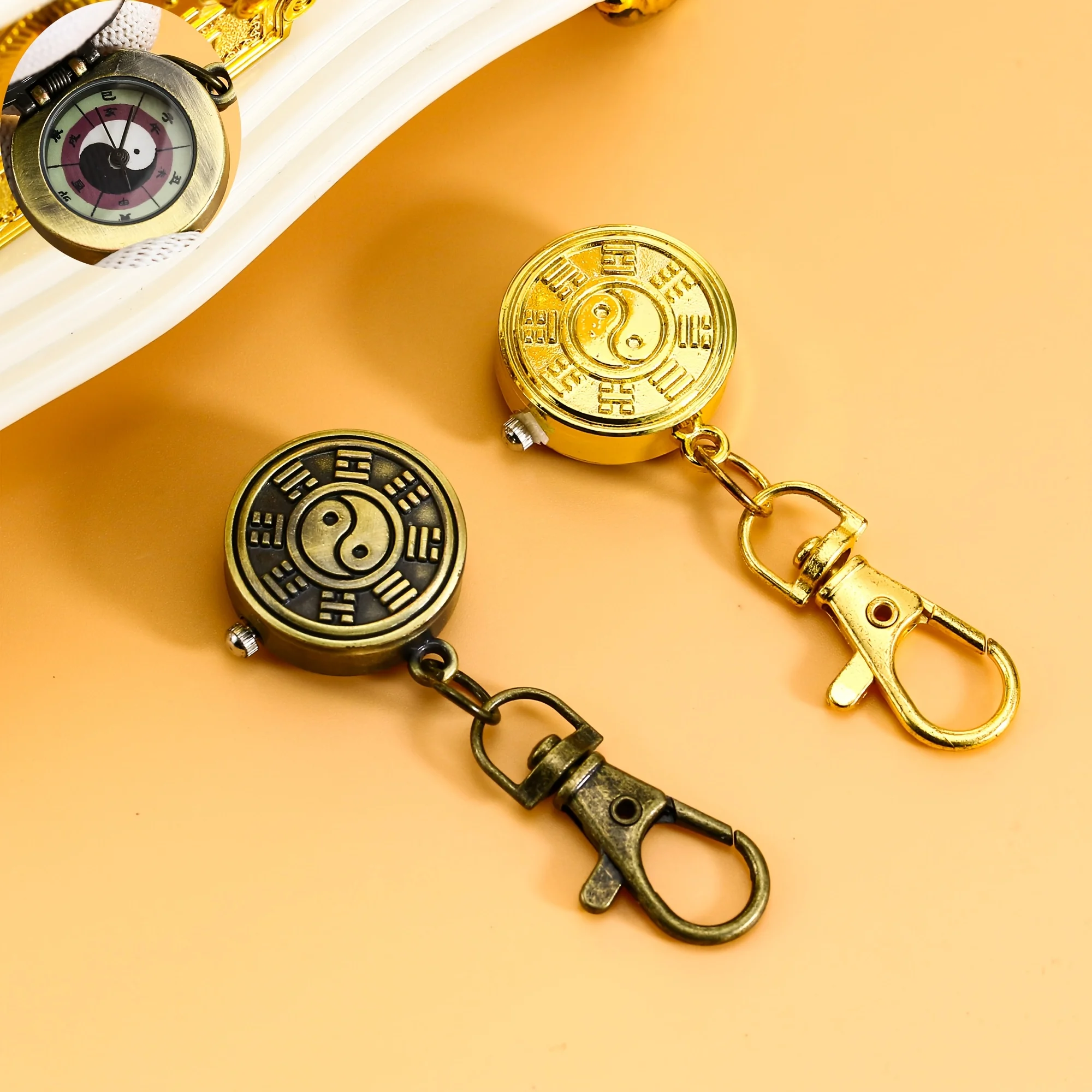 1pc Tai Chi Bagua Keychain Watch, Retro Hanging Watch, Classic Flip Cover Watch, Perfect Gift, Fashion Trend
1pc Tai Chi Bagua Keychain Watch, Retro Hanging Watch, Classic Flip Cover Watch, Perfect Gift, Fashion Trend