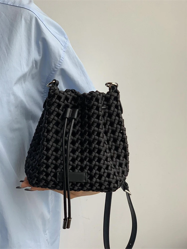 Black Woven Work Bag Women's 2026 New Handcrafted Crossbody Bag Summer Fashionable Dig Bag Leather Strap Zipper Closure
Black Woven Work Bag Women's 2026 New Handcrafted Crossbody Bag Summer Fashionable Dig Bag Leather Strap Zipper Closure
