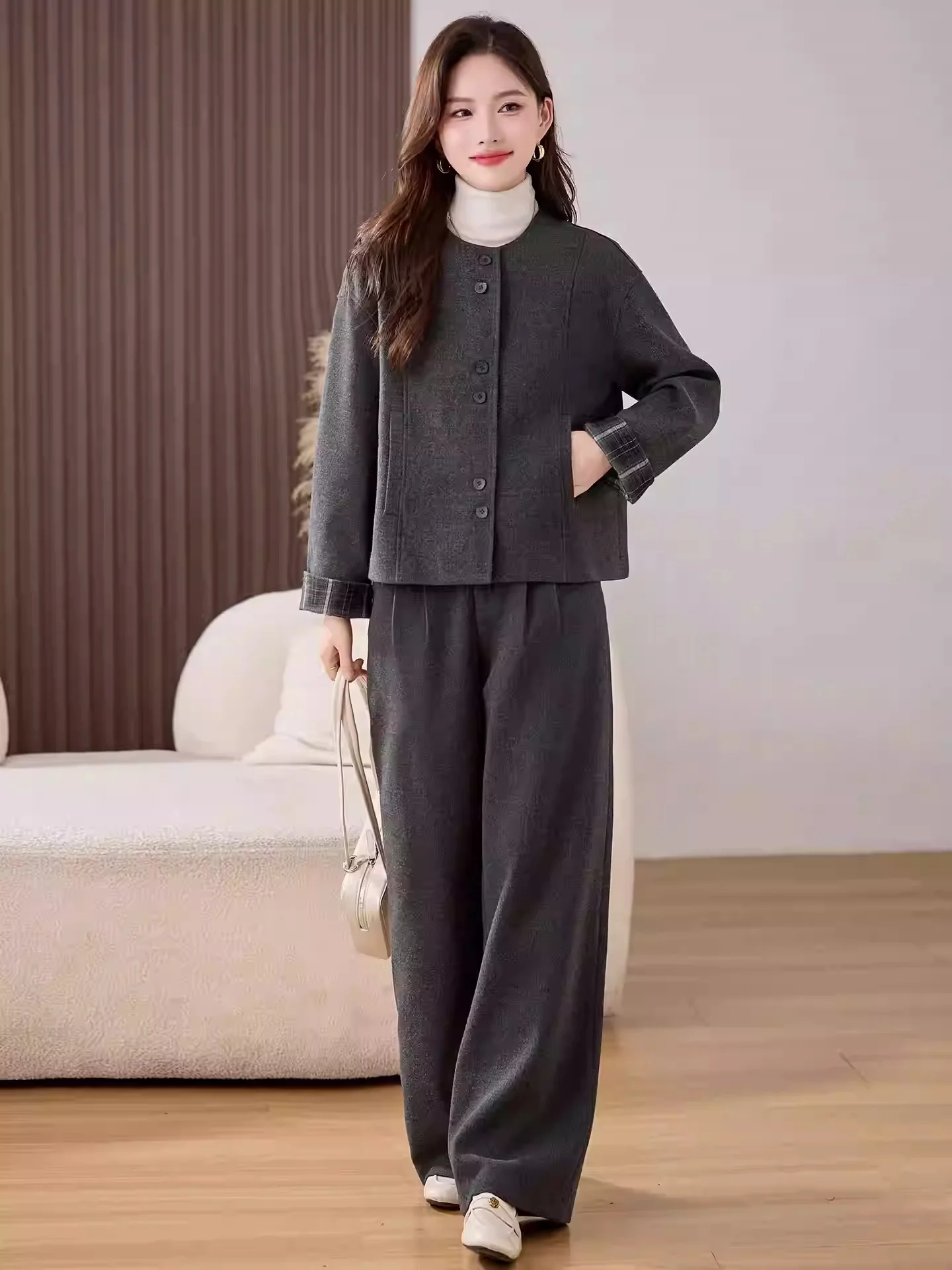 Casual Chic Women's Woolen Two-Piece Set Autumn New Style Korean Style Anti-Wrinkle Long Sleeve round Neck Short Top High Wai...
Casual Chic Women's Woolen Two-Piece Set Autumn New Style Korean Style Anti-Wrinkle Long Sleeve round Neck Short Top High Wai...