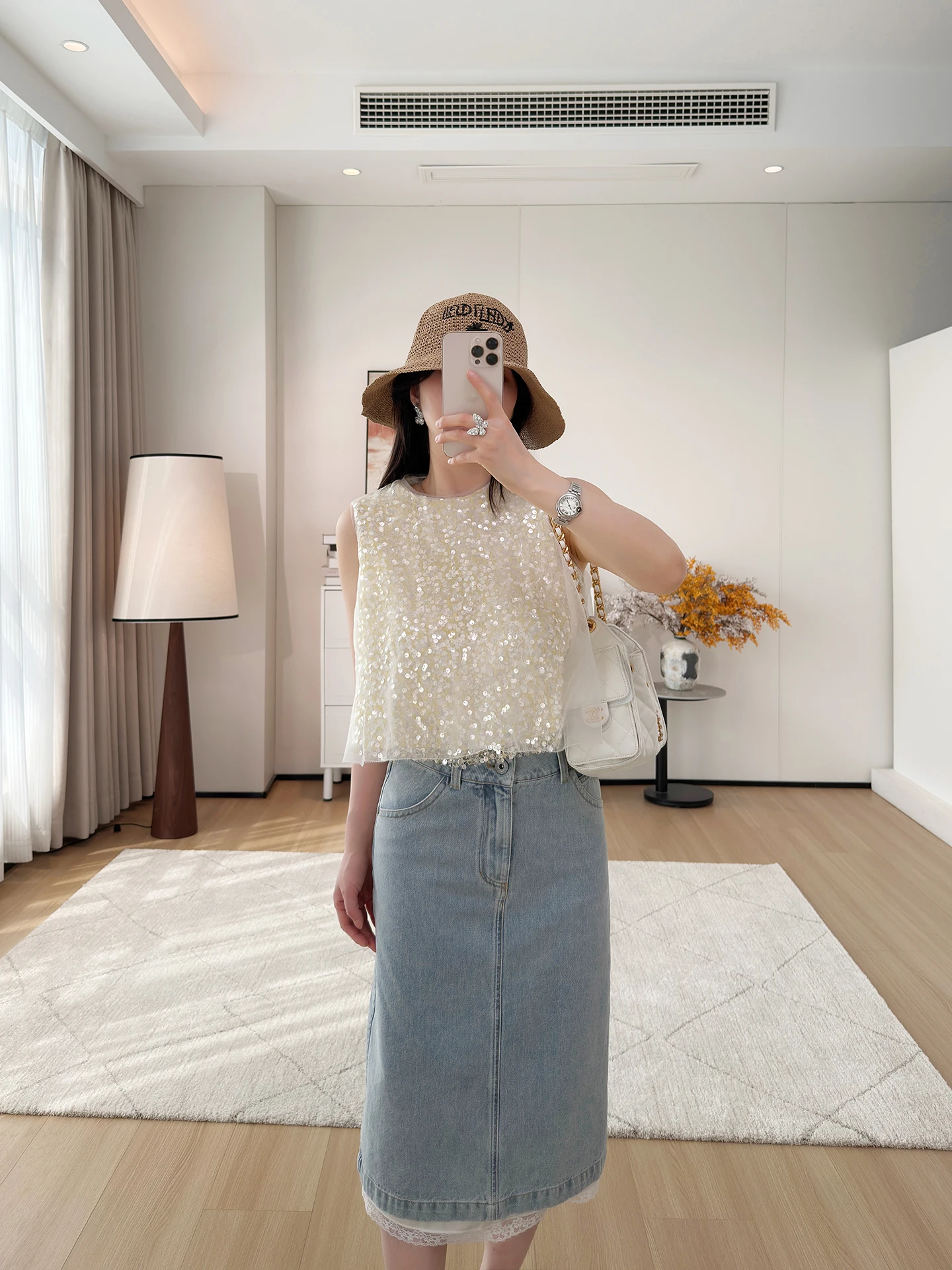 iny Sequin Me Svel Vest Women Summer Loose Slimming ort Lace Top round Neline Polyester Silk Material
iny Sequin Me Svel Vest Women Summer Loose Slimming ort Lace Top round Neline Polyester Silk Material