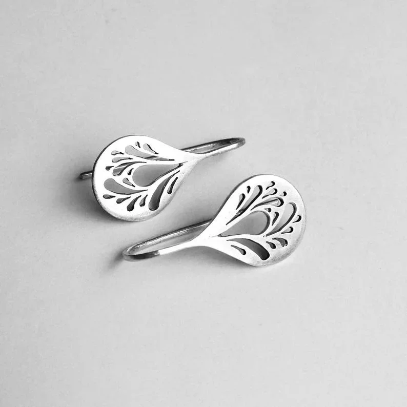 Exquisite Silver Color Hanging Hook Leaf Drop Type Hollow Out Handmade DIY Earrings
Exquisite Silver Color Hanging Hook Leaf Drop Type Hollow Out Handmade DIY Earrings