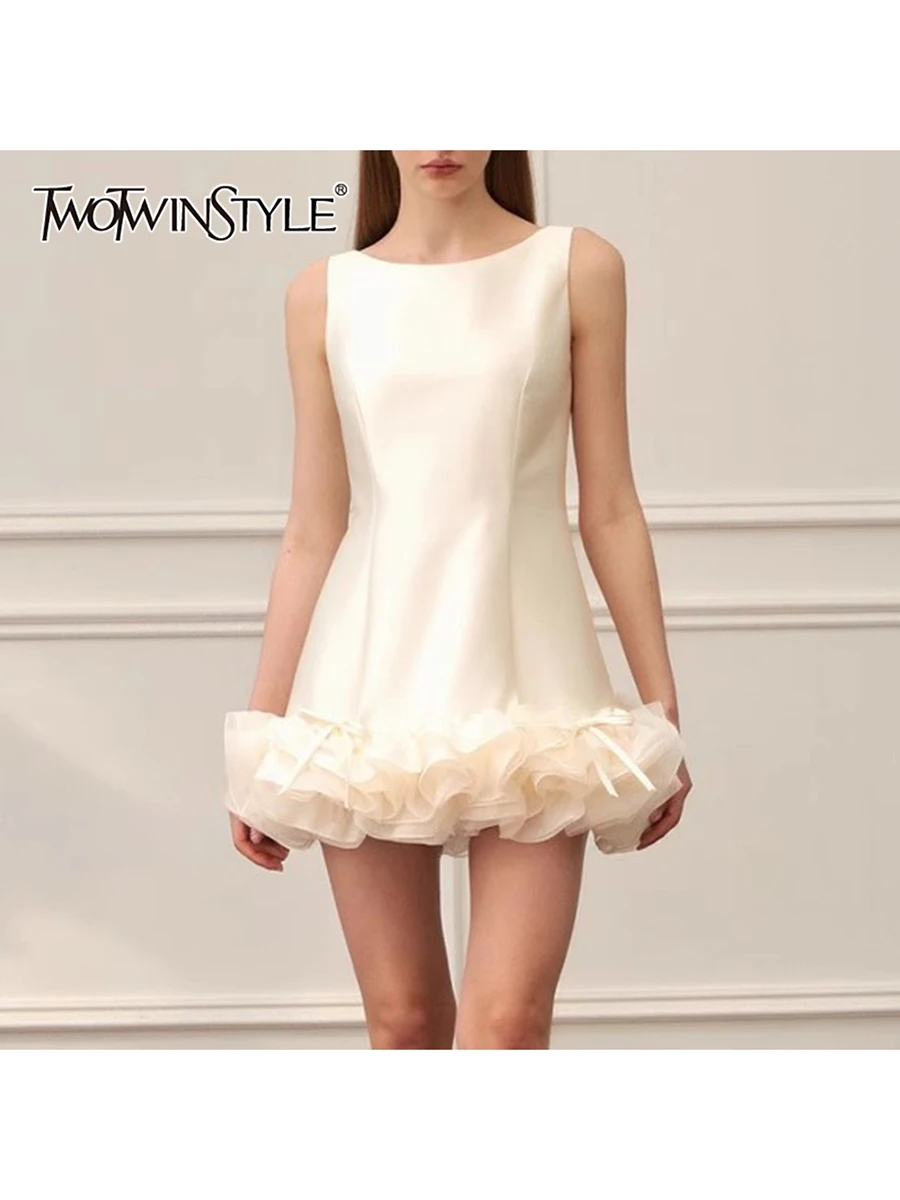 TWOTWINSTYLE Solid Slimming Dresses For Women O Neck Sleeveless High Waist Temperament Spliced Appliques Long Dress Female New
TWOTWINSTYLE Solid Slimming Dresses For Women O Neck Sleeveless High Waist Temperament Spliced Appliques Long Dress Female New