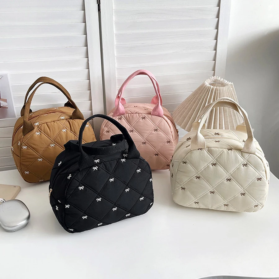 Stitching Embroidery Butterfly Knot Handbag Korean Style Soft Cotton Commuter Lunch Box Bag Student Handheld Bag Pouch
Stitching Embroidery Butterfly Knot Handbag Korean Style Soft Cotton Commuter Lunch Box Bag Student Handheld Bag Pouch