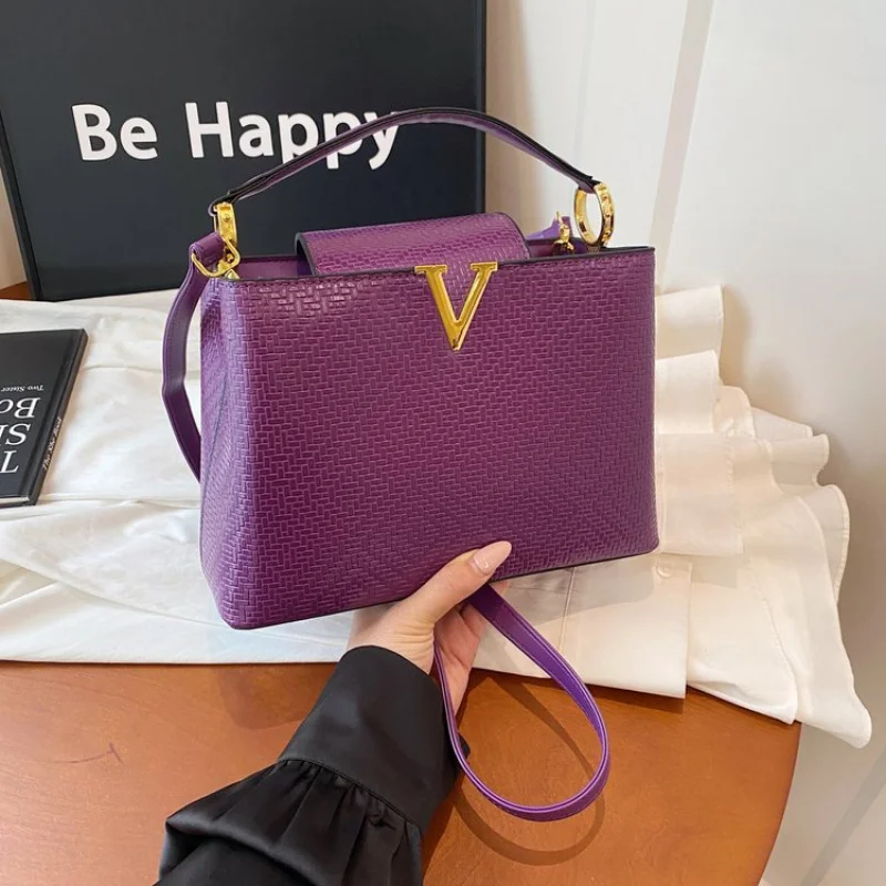 2025 New High-end Luxury Brand Ladies Leather Shoulder Bag Famous Designer Paris Casual Simple
2025 New High-end Luxury Brand Ladies Leather Shoulder Bag Famous Designer Paris Casual Simple