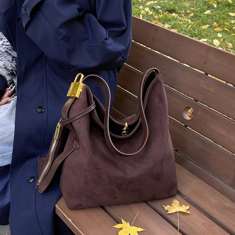 Luxe-chic 2025 New Ladies Luxury Brand Leather Crossbody Bag Famous Designer Popular Trendy Classic
Luxe-chic 2025 New Ladies Luxury Brand Leather Crossbody Bag Famous Designer Popular Trendy Classic