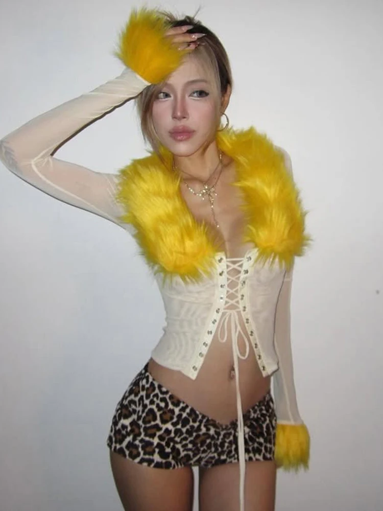 Sisterlinda пушистый лоскутный комплект из 2 предметов, женский хипстерский сетчатый укороченный топ с длинными рукавами + велосипедные шорты, обтягивающая уличная клубная одежда Y2K
Sisterlinda пушистый лоскутный комплект из 2 предметов, женский хипстерский сетчатый укороченный топ с длинными рукавами + велосипедные шорты, обтягивающая уличная клубная одежда Y2K