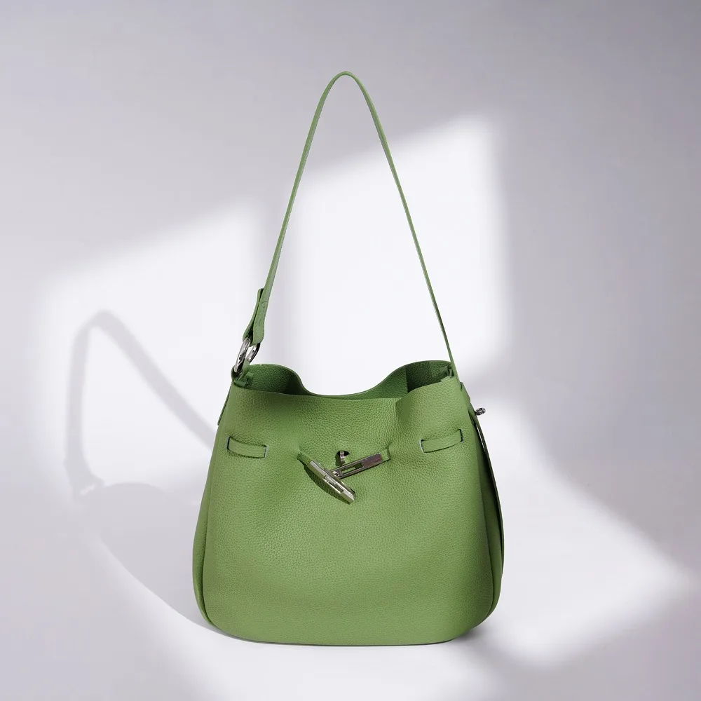 2026 Large-capacity New Bucket Bag, Premium Niche Design, Leather Shoulder Exquisite Versatile Casual and Simple Messenger
2026 Large-capacity New Bucket Bag, Premium Niche Design, Leather Shoulder Exquisite Versatile Casual and Simple Messenger