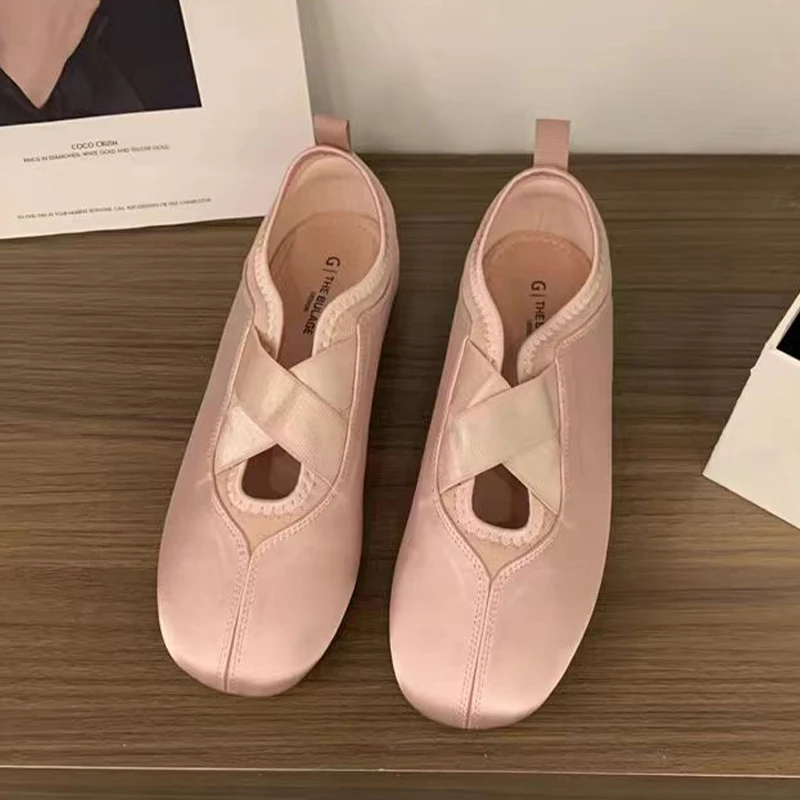 Flats Women Ballet Dance Shoes Soft Walking Dress Loafers Shoes Woman 2025 Casual Fashion Spring Sandals New Elegant Shoes Mujer
Flats Women Ballet Dance Shoes Soft Walking Dress Loafers Shoes Woman 2025 Casual Fashion Spring Sandals New Elegant Shoes Mujer