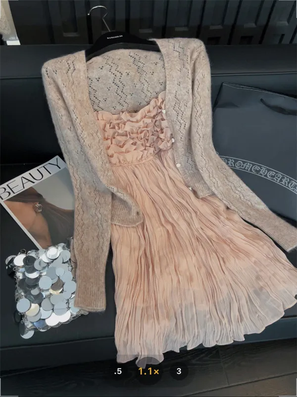 Spring Autumn Korean Style Knitted Hollow out Short Cardigan Women's Loose Fit Casual Fashion Outerwear Slimming Top
Spring Autumn Korean Style Knitted Hollow out Short Cardigan Women's Loose Fit Casual Fashion Outerwear Slimming Top