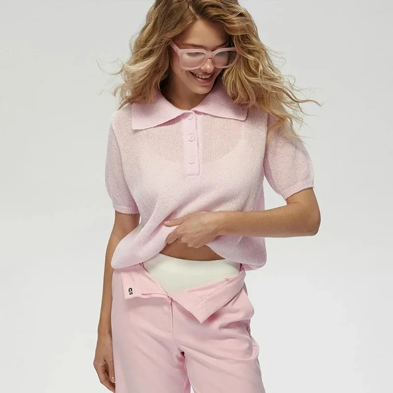 Вязаная женская футболка-поло с коротким рукавом, модный тонкий свитер с вырезами, новинка лета 2025, повседневный однотонный топ
Вязаная женская футболка-поло с коротким рукавом, модный тонкий свитер с вырезами, новинка лета 2025, повседневный однотонный топ