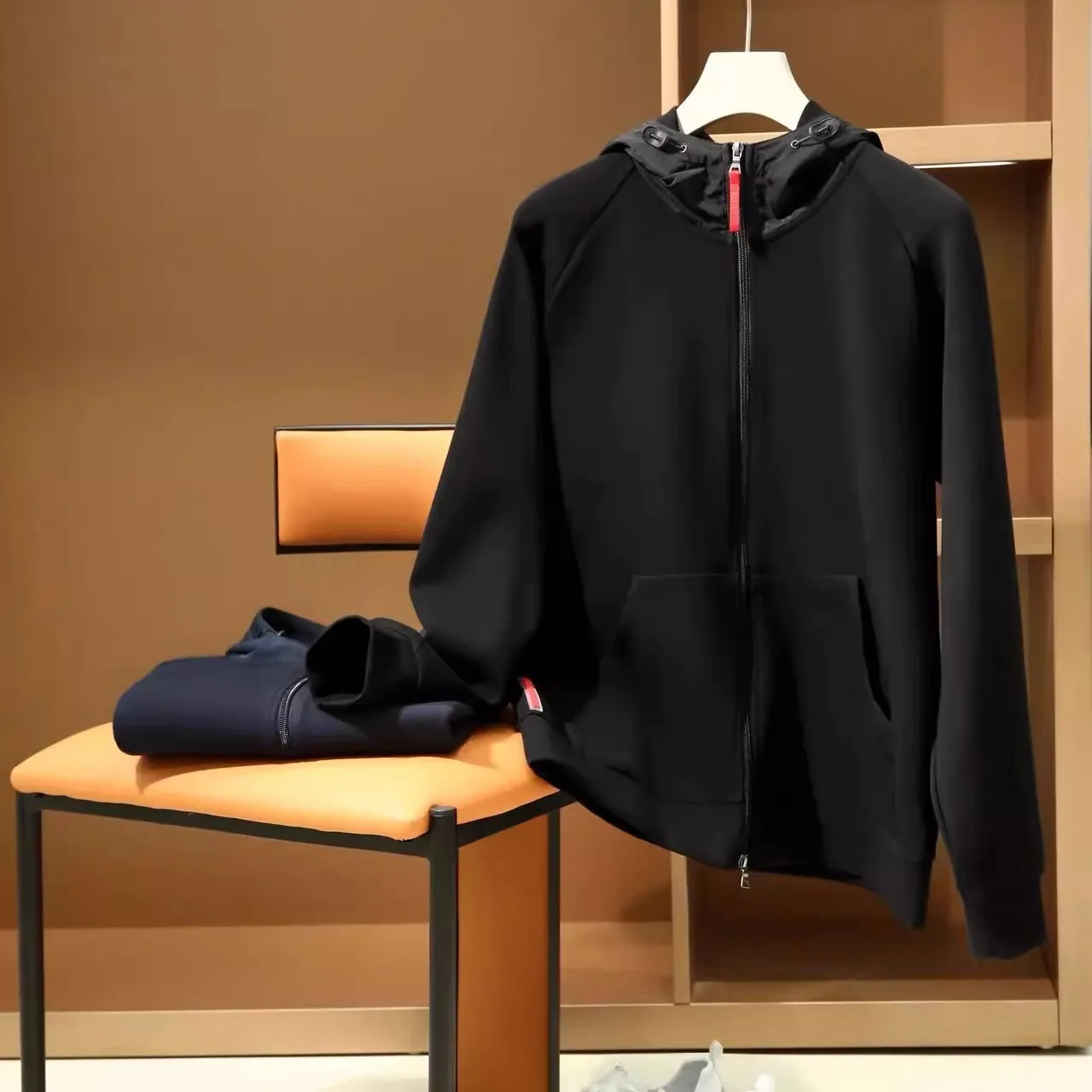 Толстовка с воздушным слоем, мужская импортная свободная посадка на молнии, повседневная хлопковая, полиэстеровая, нейлоновая толстовка, верхняя одежда
Толстовка с воздушным слоем, мужская импортная свободная посадка на молнии, повседневная хлопковая, полиэстеровая, нейлоновая толстовка, верхняя одежда