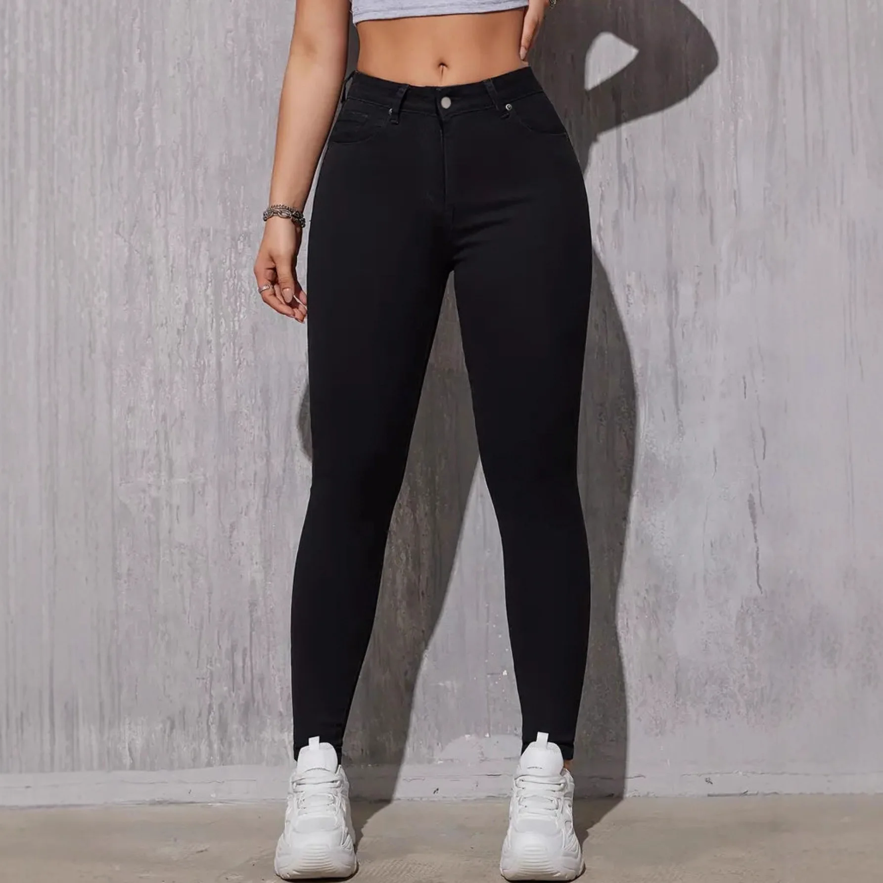 Large Size Small Foot Jeans, European and American Women's Clothing Jeans, High Waist, Tight Body and High Elasticity
Large Size Small Foot Jeans, European and American Women's Clothing Jeans, High Waist, Tight Body and High Elasticity