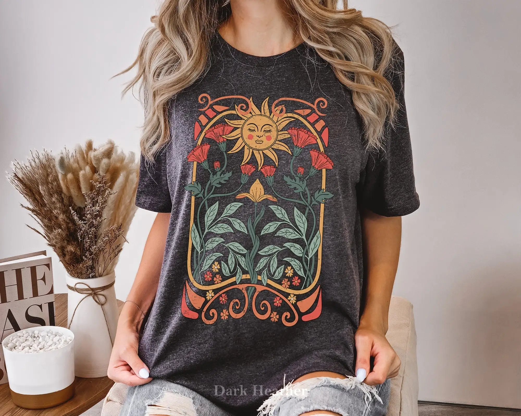 Vintage Cartoon Sun and Flowers Print Female Shirt New Retro Trend Street All Match Women T-shirt Stylish Reminiscence Girl Tee
Vintage Cartoon Sun and Flowers Print Female Shirt New Retro Trend Street All Match Women T-shirt Stylish Reminiscence Girl Tee