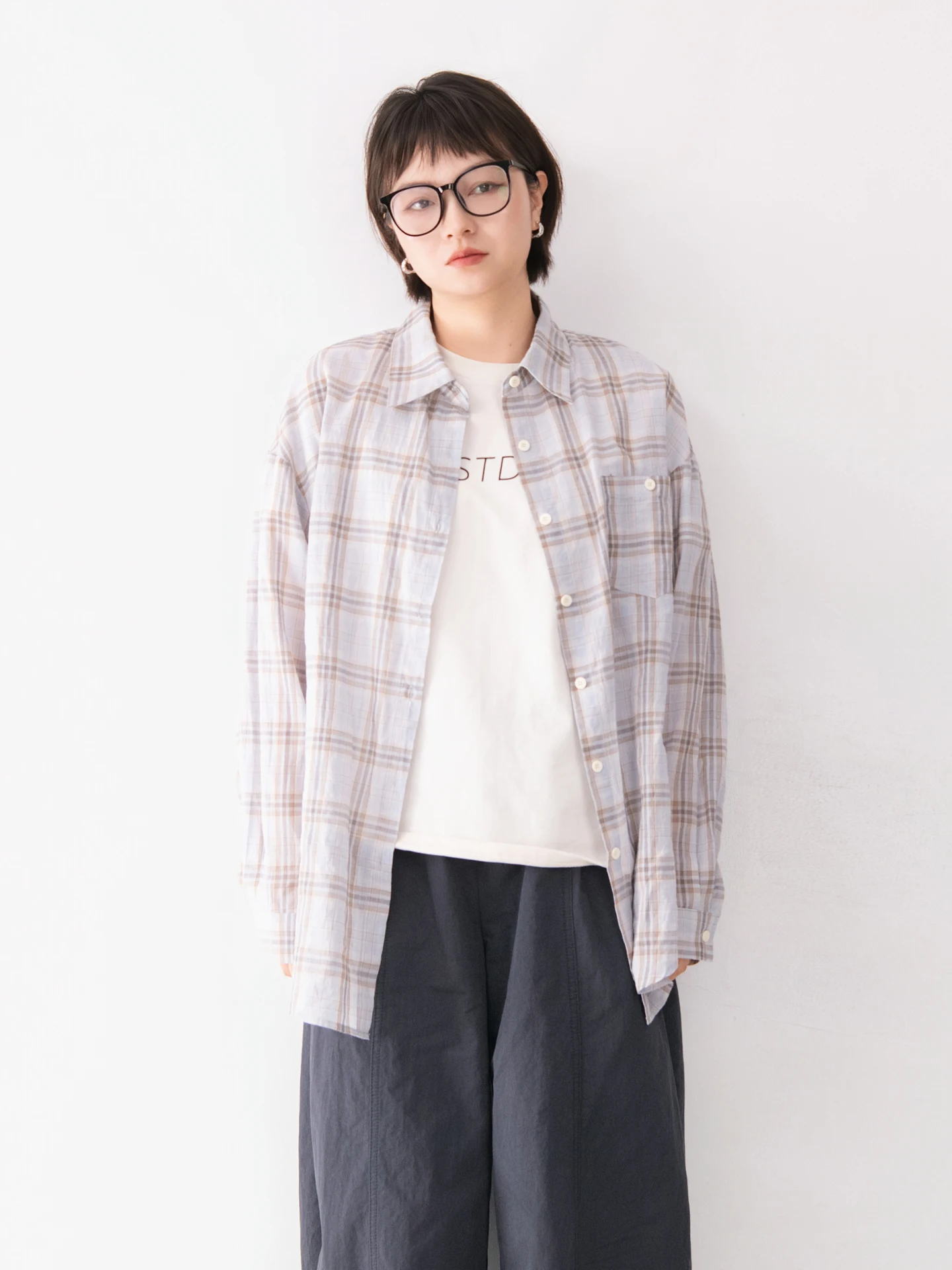 Cotton Plaid Long Sleeve Shirt Women Loose Artistic Style Sunscreen Cardigan Outerwear Top Button Front Regular Fit
Cotton Plaid Long Sleeve Shirt Women Loose Artistic Style Sunscreen Cardigan Outerwear Top Button Front Regular Fit