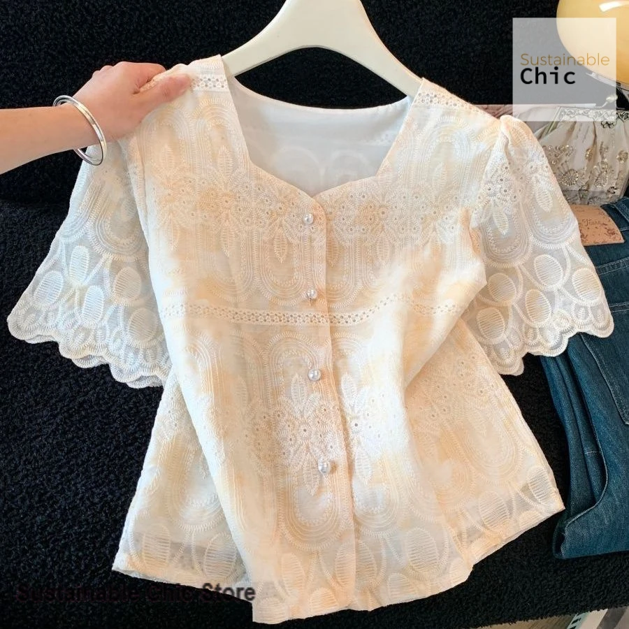 French heavy industry embroidered lace short sleeve chiffon shirt women's summer new temperament Joker casual short blouse.
French heavy industry embroidered lace short sleeve chiffon shirt women's summer new temperament Joker casual short blouse.