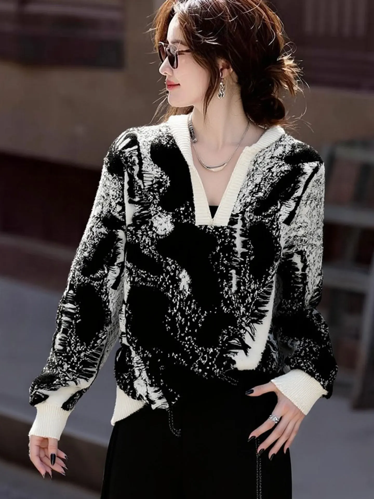 Повседневный вязаный свитер с длинными рукавами в стиле тай-дай от европейского люксового бренда, свободный крой, модный, для весеннего гардероба, теплый, женский трикотаж
Повседневный вязаный свитер с длинными рукавами в стиле тай-дай от европейского люксового бренда, свободный крой, модный, для весеннего гардероба, теплый, женский трикотаж