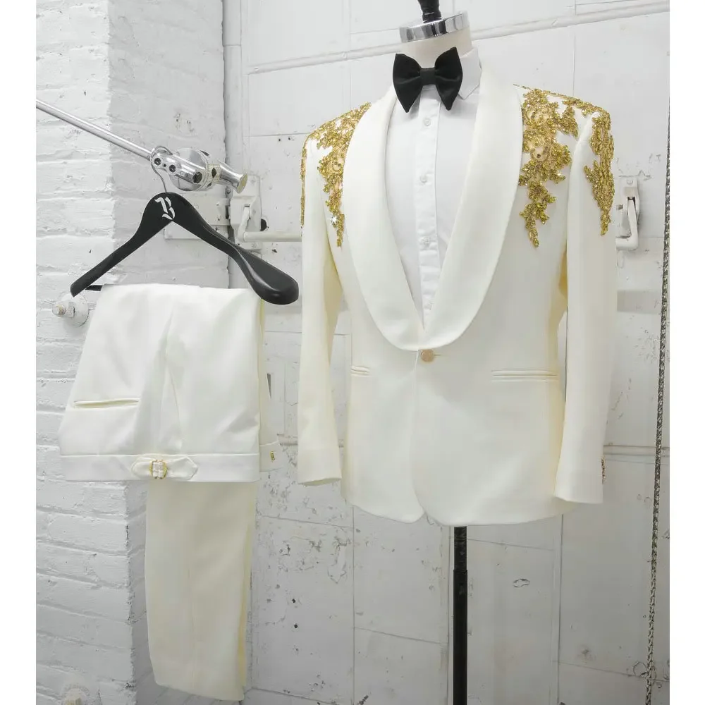 New Stylish Tailored Wedding Suits for Man 2Pieces Blazer Pants Shawl Lapel One Button Appliques Business Office Wear Customized
New Stylish Tailored Wedding Suits for Man 2Pieces Blazer Pants Shawl Lapel One Button Appliques Business Office Wear Customized