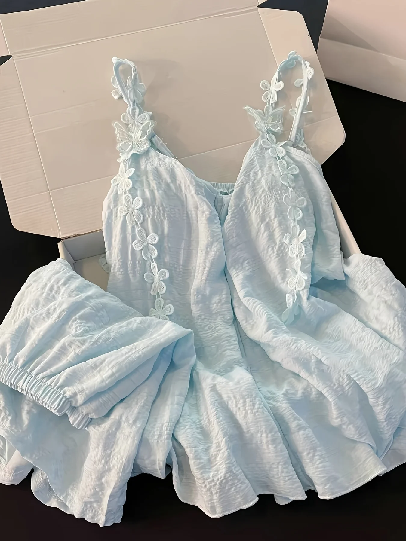 3D Flower Lace Trim Cami Pajama Set Women's Casual Sleeveless Sleepwear with Shorts
3D Flower Lace Trim Cami Pajama Set Women's Casual Sleeveless Sleepwear with Shorts