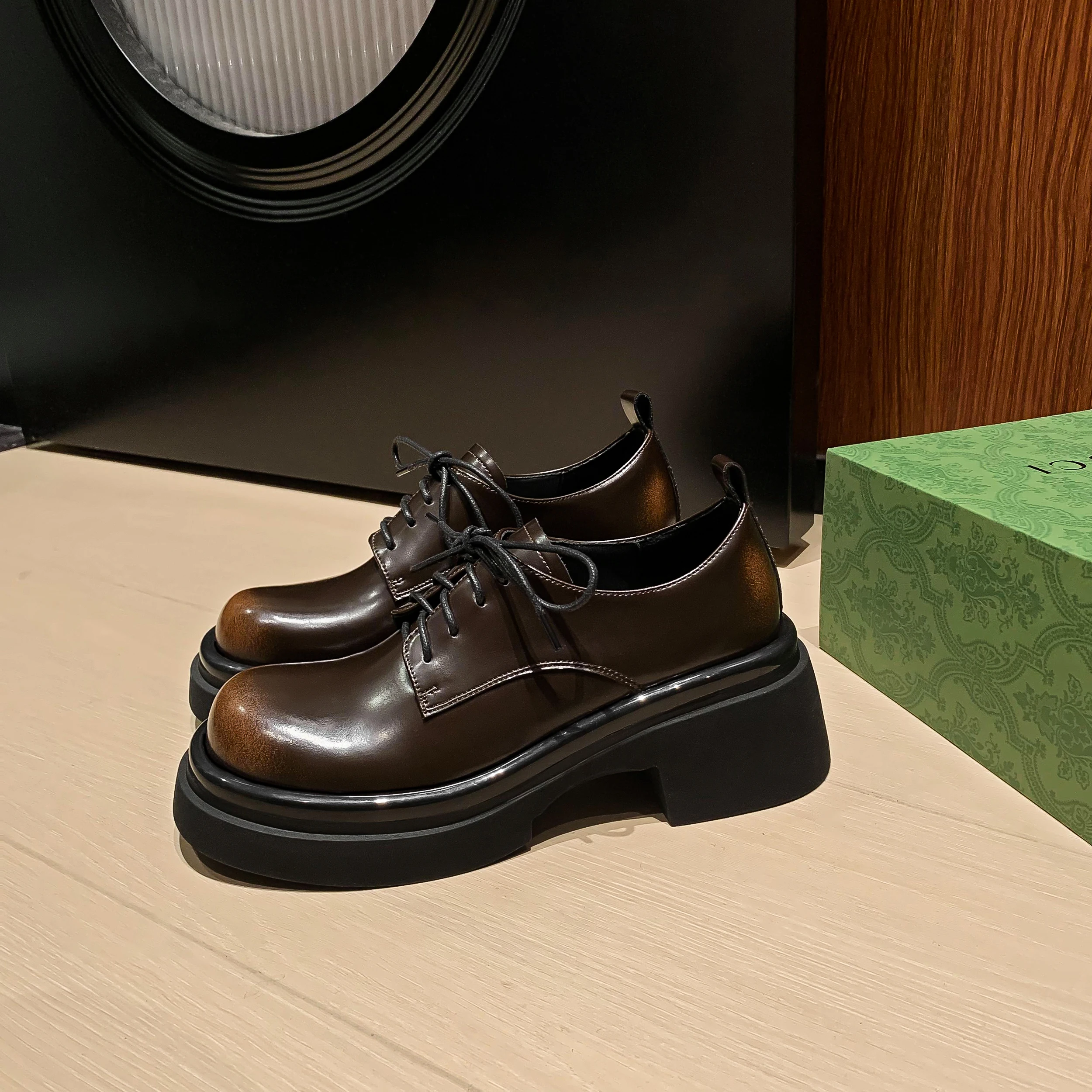 Fashion women's Shoes Genuine Leather Lace Up Loafers Classic Derby Shoes Oxford Casual shoes Chunky Heels Size 34-40
Fashion women's Shoes Genuine Leather Lace Up Loafers Classic Derby Shoes Oxford Casual shoes Chunky Heels Size 34-40