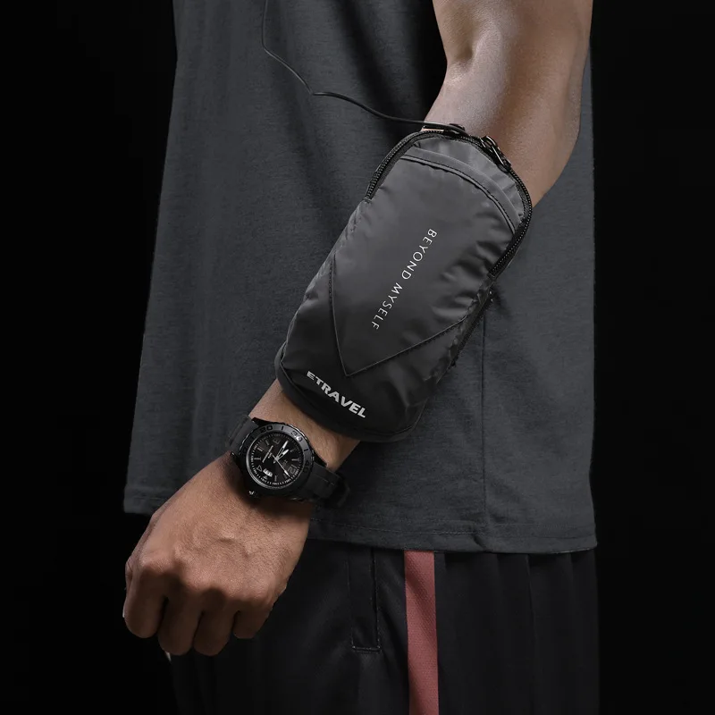 ETRAVEL running arm bag multifunctional lightweight waterproof and sweat-proof completely reflective fitness sports arm bag at
ETRAVEL running arm bag multifunctional lightweight waterproof and sweat-proof completely reflective fitness sports arm bag at